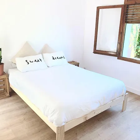 Costa Brava Dream House - מלון